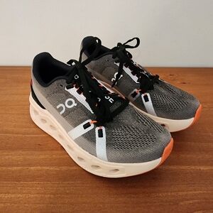 NEW On Cloud Eclipse Womens Running Shoes, SZ : 6, Color: Fade/Sand